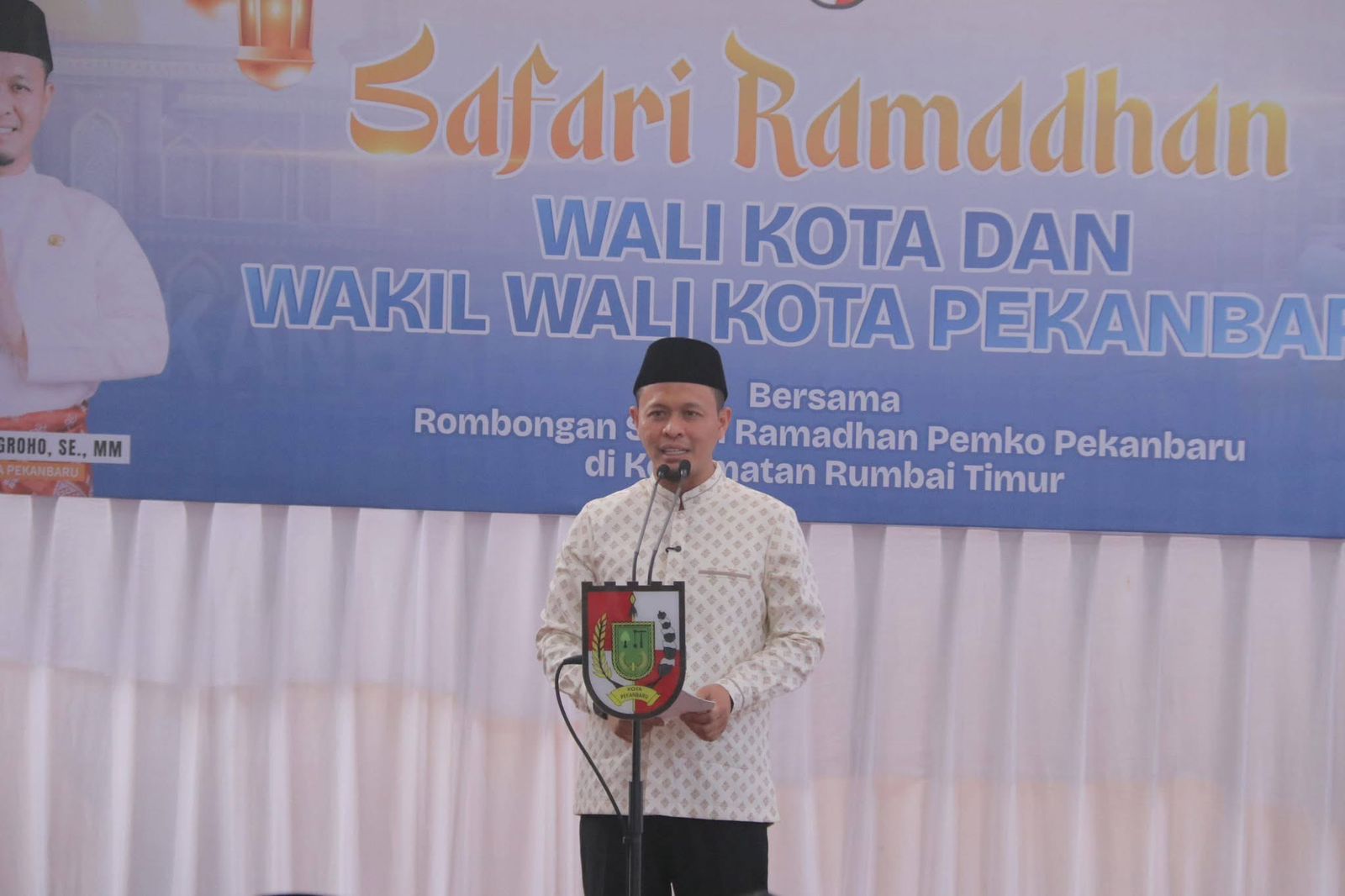 Safari Ramadan di Rumbai Timur, Agung Nugroho Janjikan Perbaikan Jalan dan Bangun Posyandu